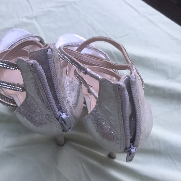 Size 10 silver jeweled sparkly straps high heeled shoe - Picture 5 of 9